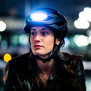 Lumos Ultra Charcoal Black Mips cm | sort cykelhjelm med indbygget lys og mips